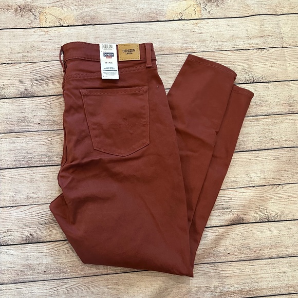 Denizen from Levi's Pants - Denizen by Levi’s High Rise Super Skinny Women’s Size 18 / W34 Burgundy